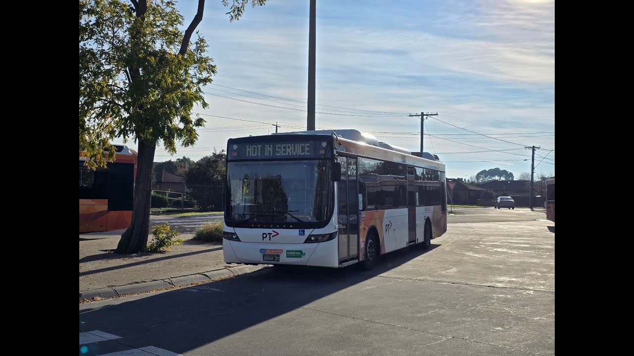 CDC Western W270 on Route's 443 & 439 (Werribee, Anti-Clockwise - Werribee South)
