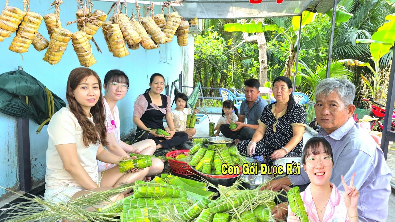 Ngày Gói Bánh Tét Đón Chào Năm Mới Cha Mẹ Rất Vui Nhận Được 2 Món Qùa Của Cô,Chú và Chị/NHMT