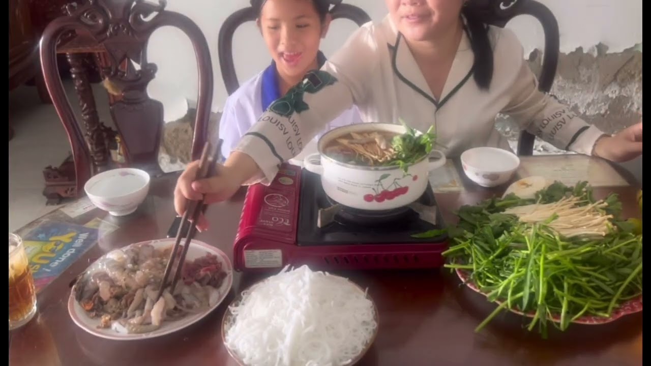 Mời cả nhà ăn lẩu thái cùng gia đình con #xuhuongyoutube #amthuc #lauthai#.