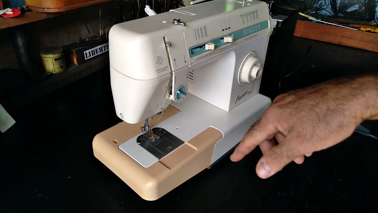 Apresenta&ccedil;&atilde;o e aula de manuseio m&aacute;quina de costura Singer Precisa Plus