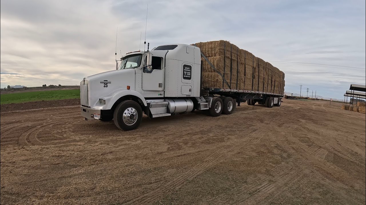HOW WE HAUL HAY FROM FARM TO FARM ! #trucking #flatbedtrucking 
