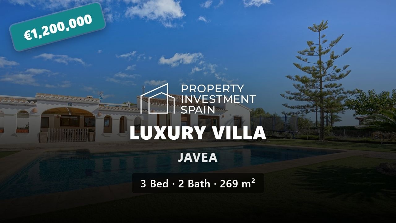 Spacious Mediterranean Villa on a 4,000 m² Plot for sale in Javea