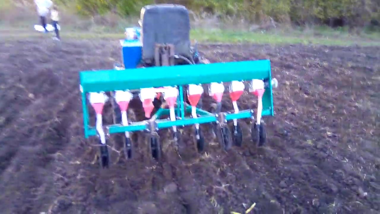 Китайська сівалка  Діскова. Засіяли озимий ячмінь.