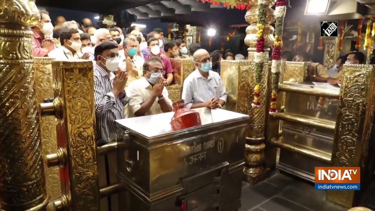 Watch: Devotees celebrate Makaravilakku festival at Sabarimala temple