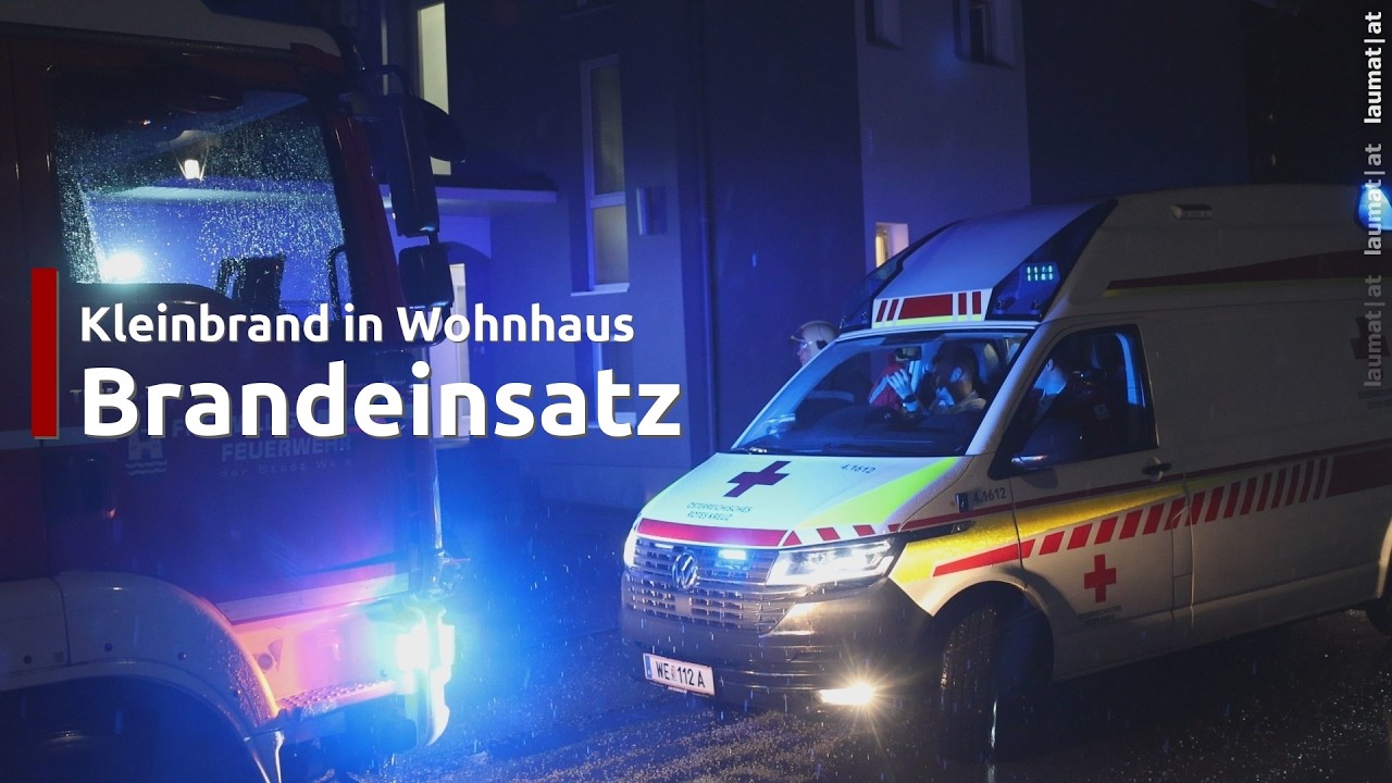 Einsatz von Feuerwehr, Rettung und Polizei nach Kleinbrand in einem Wohnhaus in Wels-Lichtenegg