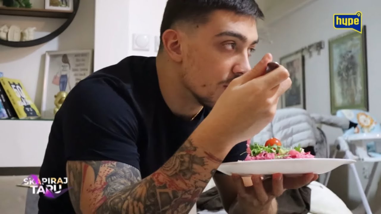 Tara spremila skupocenu pastu u PINK boji! Danilo uziva i vice HOCU JOS!