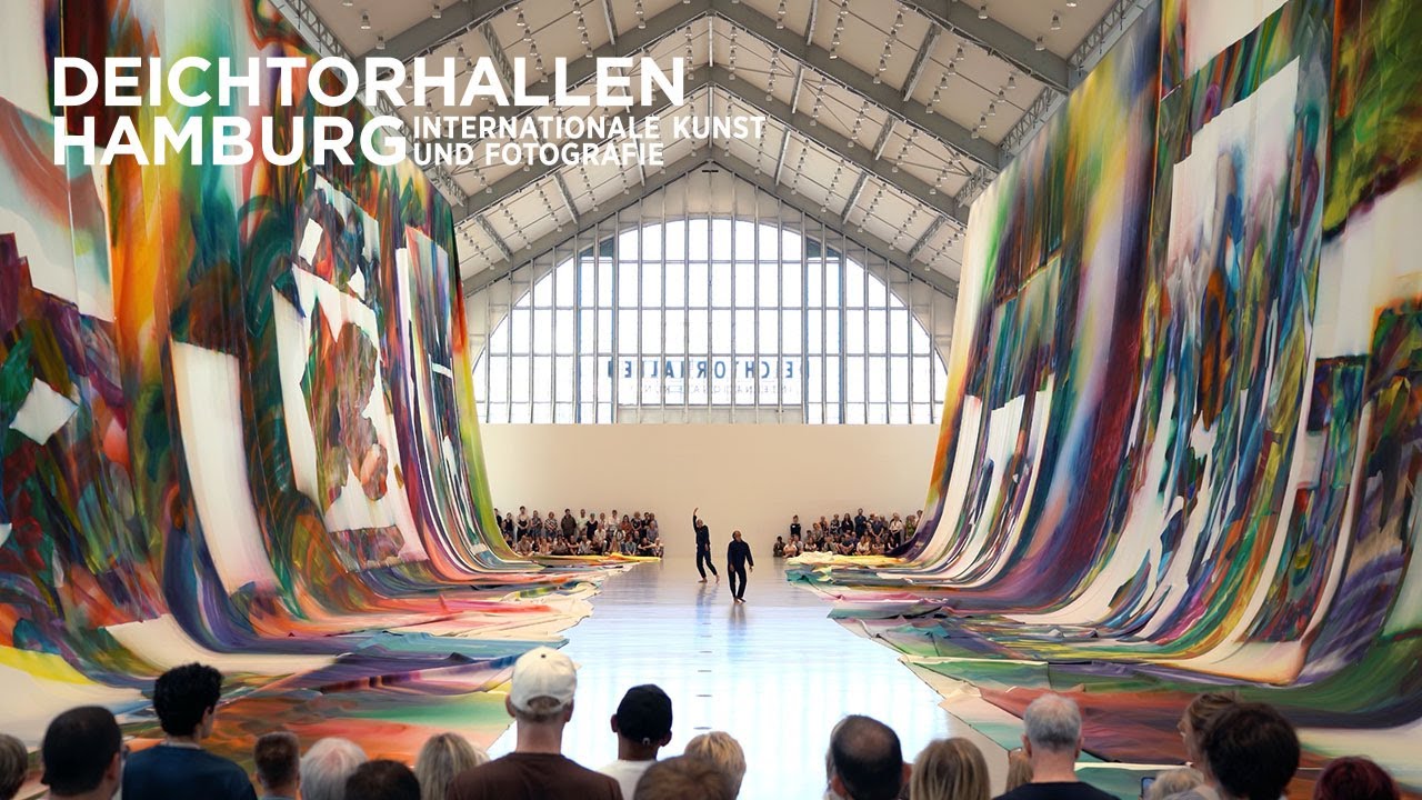 Oona Doherty: Strings Work – A Navy Blue Abstraction⎥ Deichtorhallen Hamburg