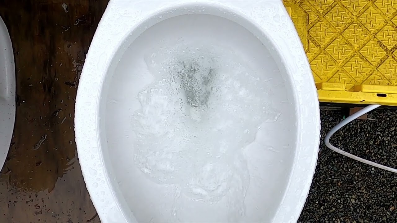 Паровоз Kohler Highline Class 5 2015 года выпуска с баком для создания избыточного давления.