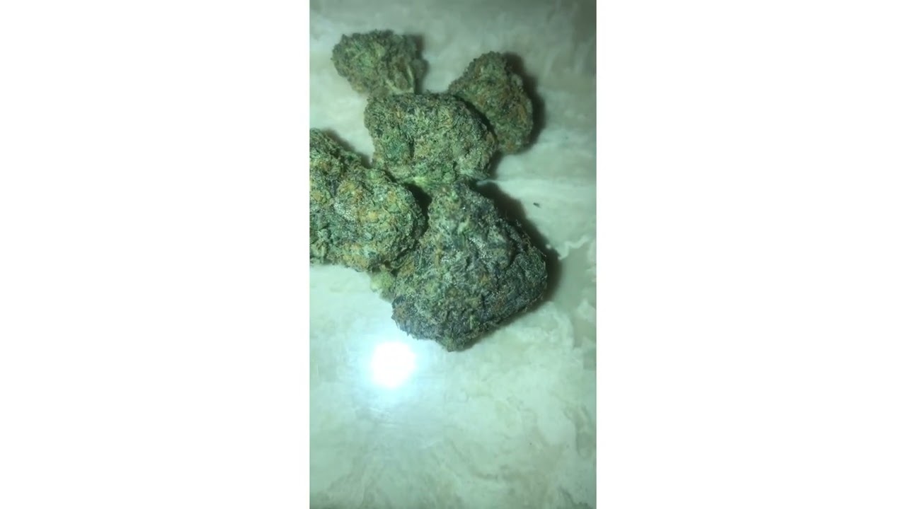 Royal Cherry Diesel Strain Review ( Smk Brk 420 )