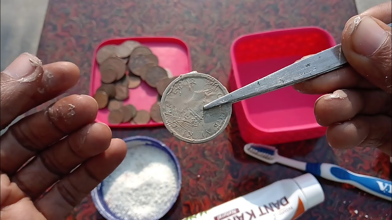 देखिये क्या हुआ जब मैंने पुराने सिक्को को साफ करने की कोशिश की