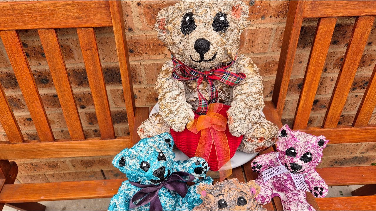 Concrete Art - concrete teddy bears.