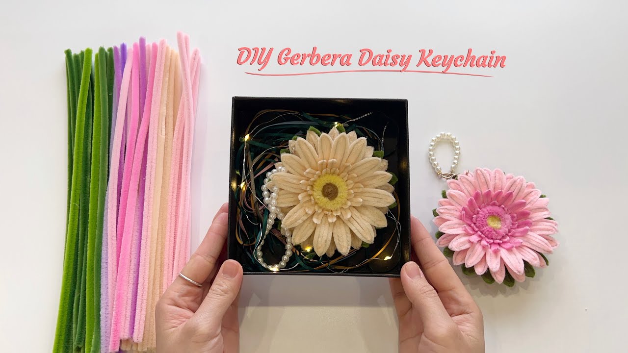 DIY Pipe Cleaner Gerbera Daisy Keychain | Handmade Gift Idea!