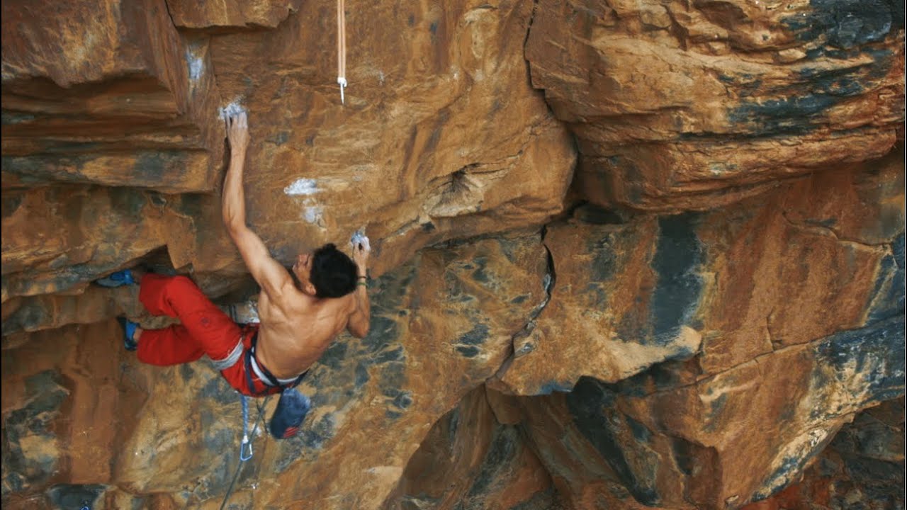 Jerome González Climbing The Savage New Route 'Cus Cus El Copiloto' (8c+/5.14c)