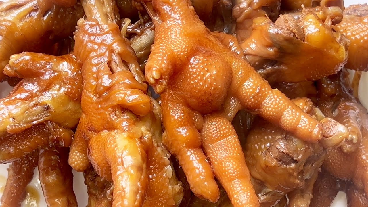 Tender braised chicken feet, fall-off-the-bone, rich in collagen and bursting with aroma.