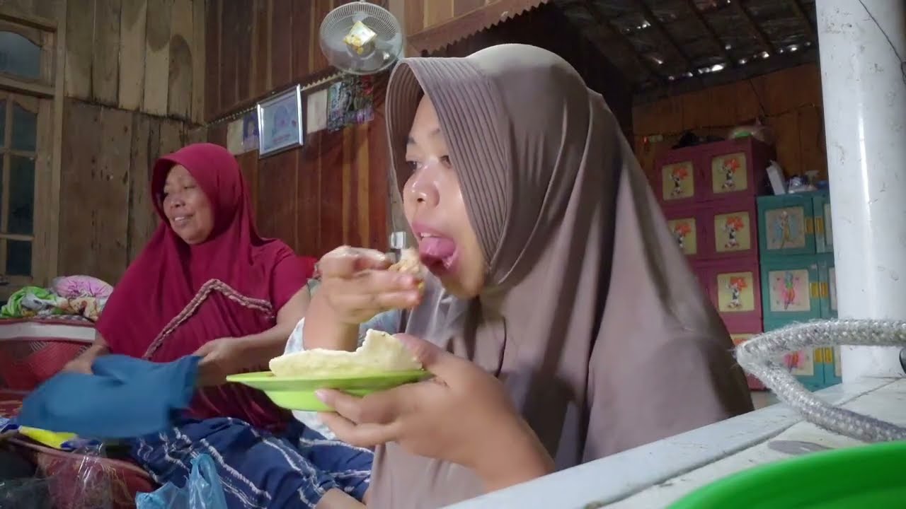 KELAPARAN ⁉️ LANGSUNG DIMASAKIN EMAK SAMBAL TRASI DAN TELUR TEMPE 