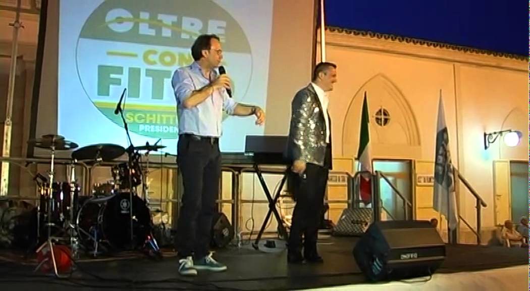 Francesco Ventola mantiene la promessa e balla Michael Jackson in Piazza