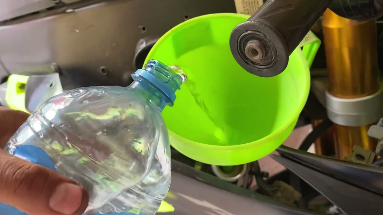 Cambio de Anticongelante|| Yamaha R1 2006|| Edgar Loyola