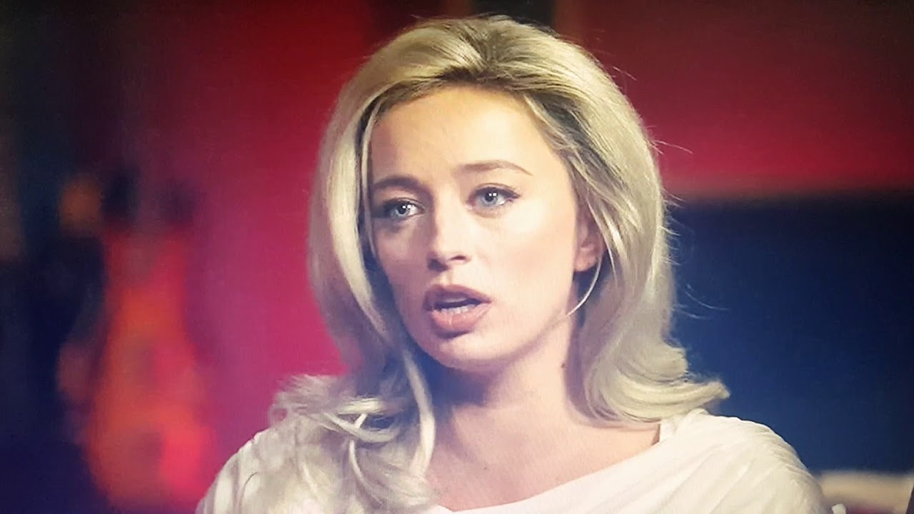 Star sings with her Mother