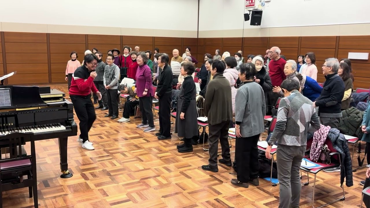 オペラ♪テノール歌手♪猪村浩之のうたごえスマイル😀オープニング♪準備体操♪ストレッチ♪発声練習♪もう本物の合唱団の様です♪