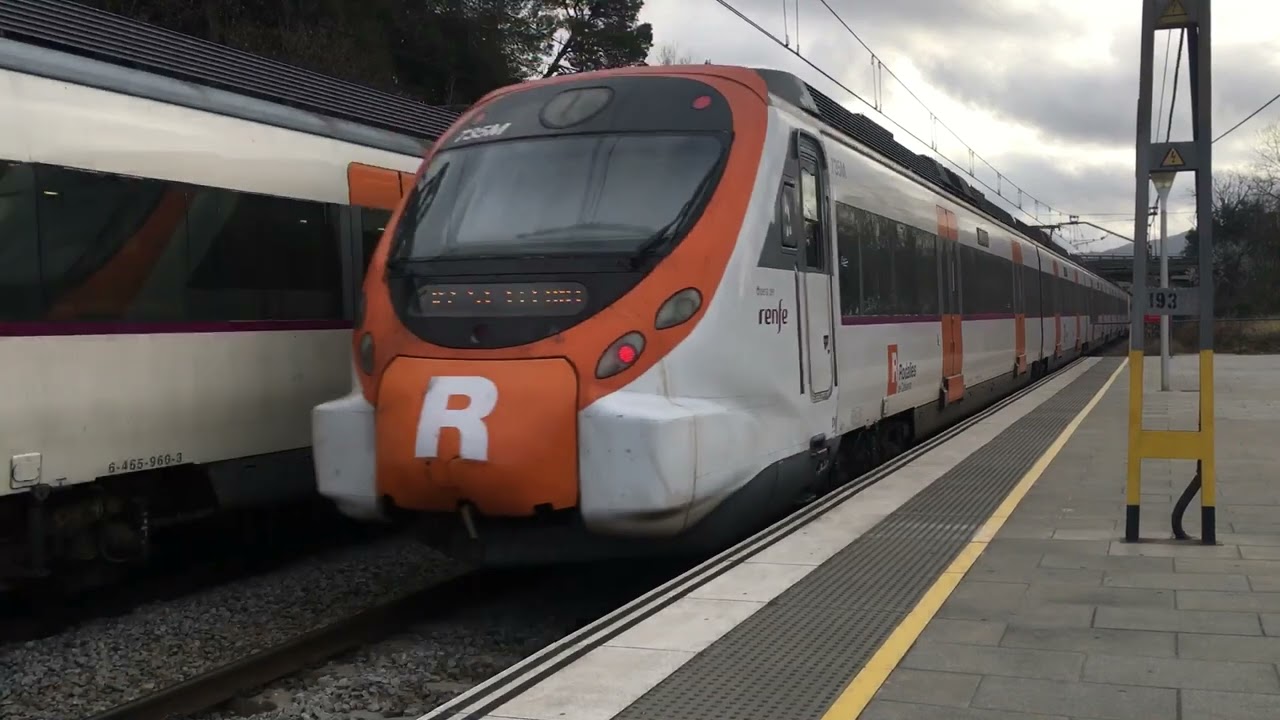Cruce de renfe civia Aeroport-Sant Celoni Sant Celoni-Castelldefels