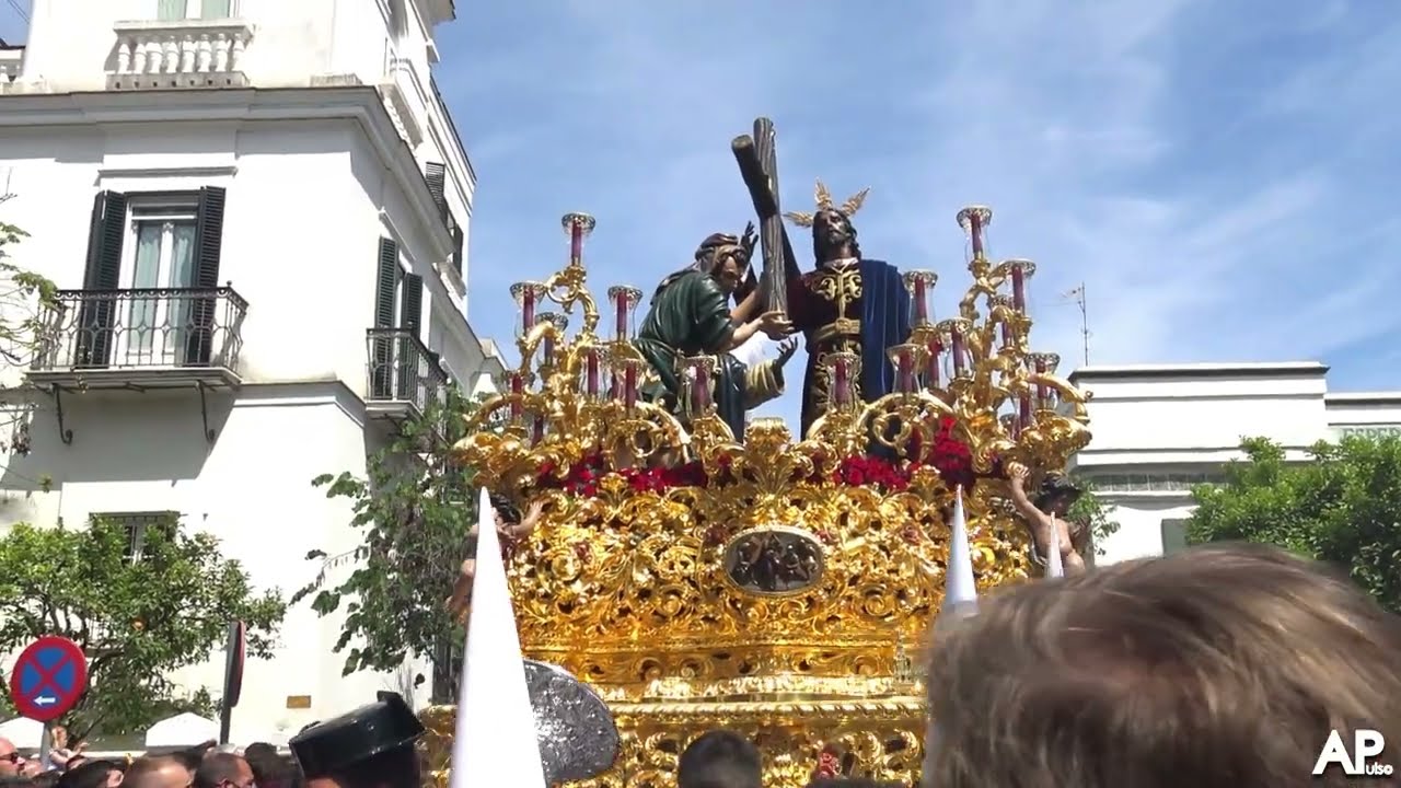 Salida de Nuestro Padre Jesús de la Victoria - Hermandad de la Paz 2022 | Semana Santa de Sevilla