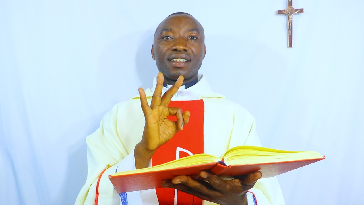 Dore igisubizo cy'ab'ijuru! Niba wihebye, uri mu gahinda, mu byago, hamagara izina rya Yezu kristu!