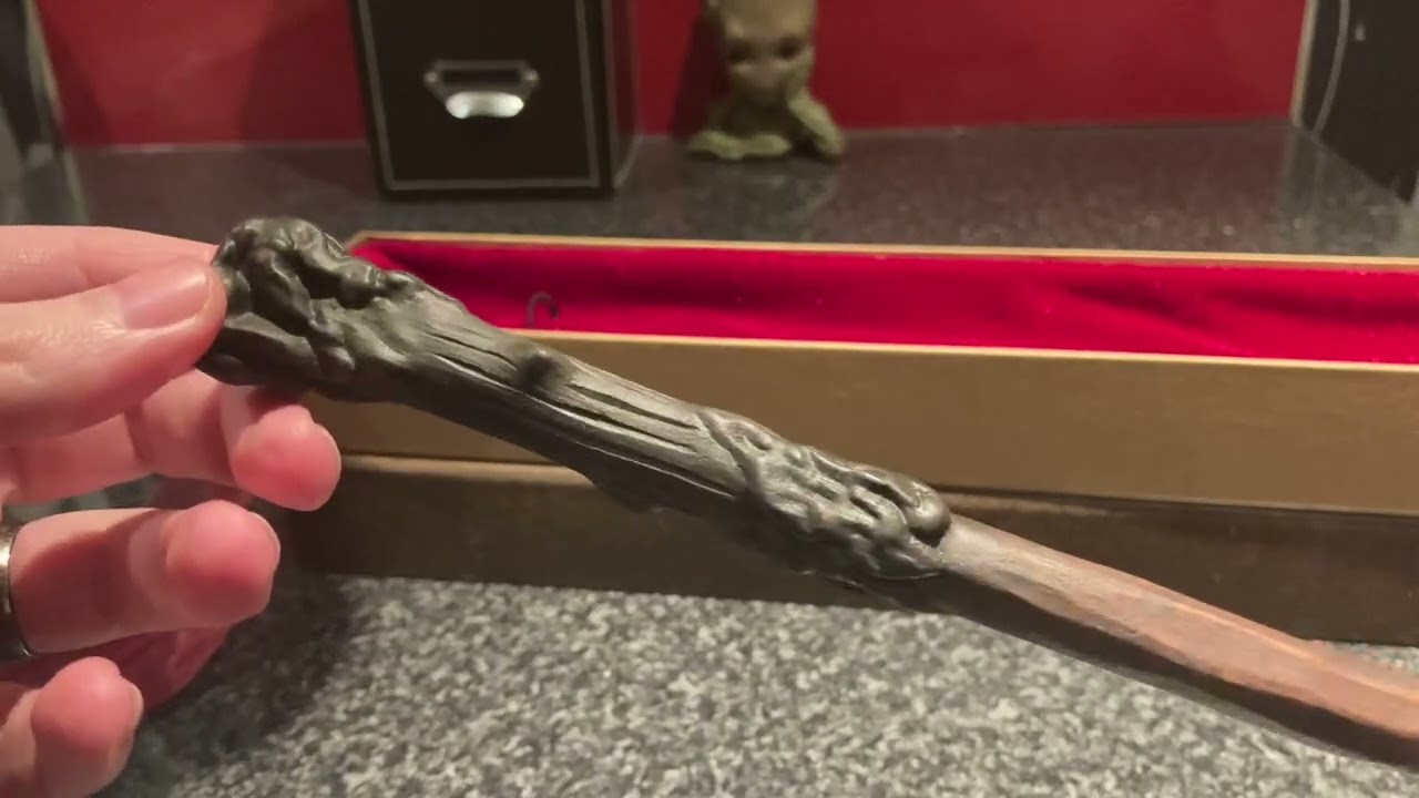 Harry Potter Official Wooden Wand Unboxing
