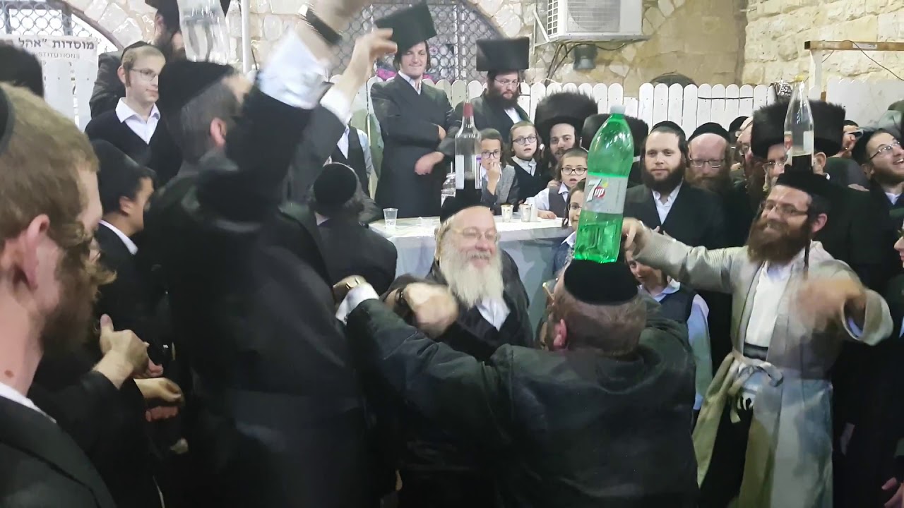 שמחה במירון