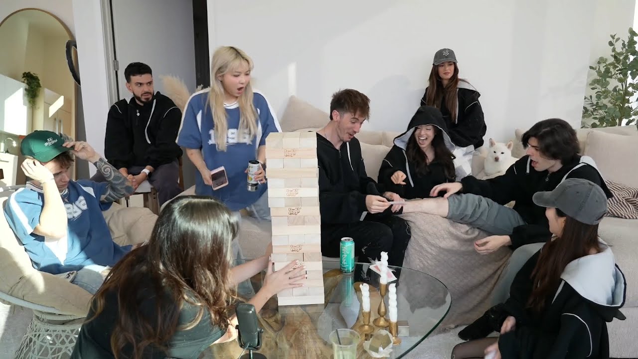 Foolish играет в &laquo;Дженгу: правда или действие&raquo; с Poki & Friends!