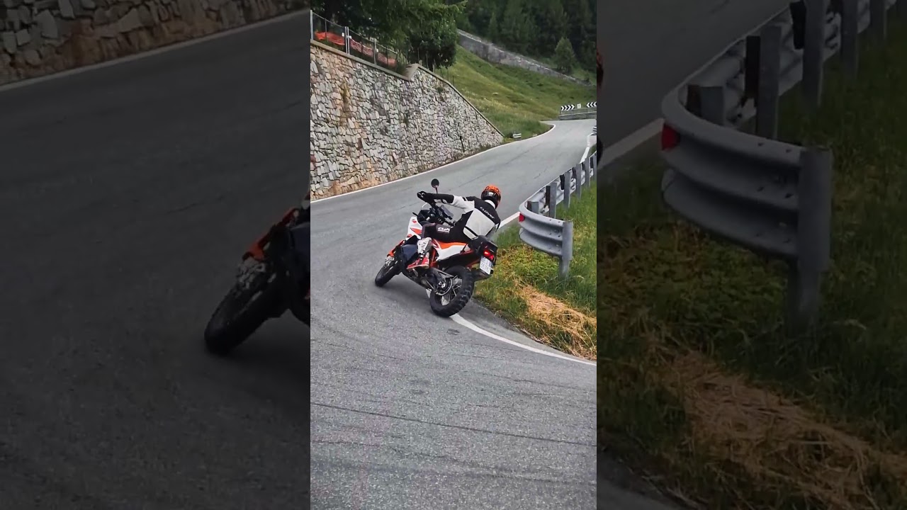 Tornanti in moto, quale tecnica utilizzi? #moto #motorbike #ktm #motorcycle #drift