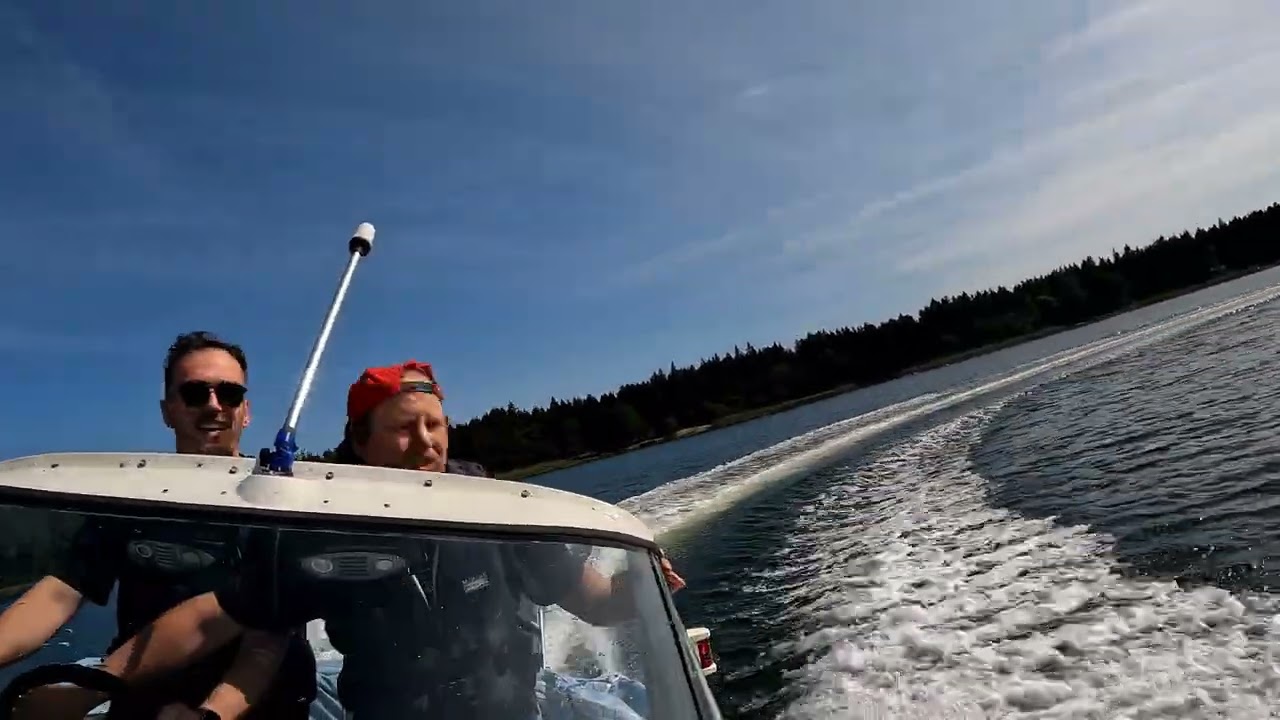 Kuinka pitk&auml;lle RC-auto kulkee veden p&auml;&auml;ll&auml;?