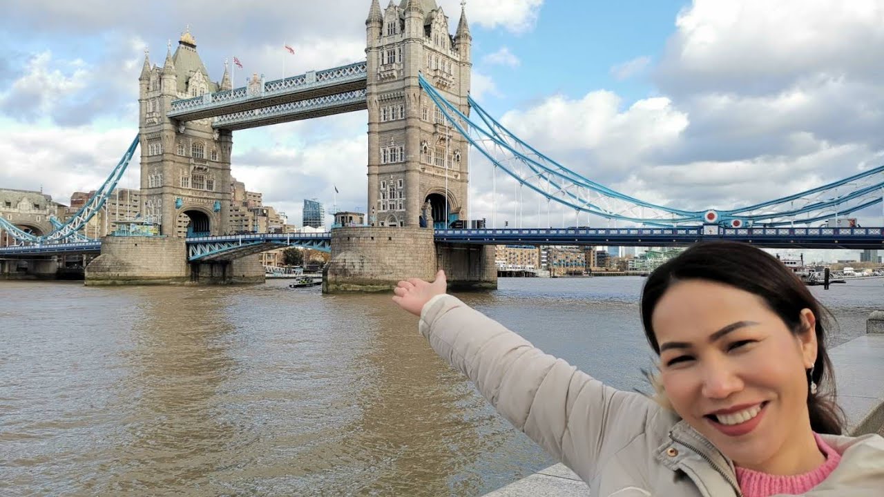 London Walk: Borough Market to Tower Bridge & Thai Square Restaurant