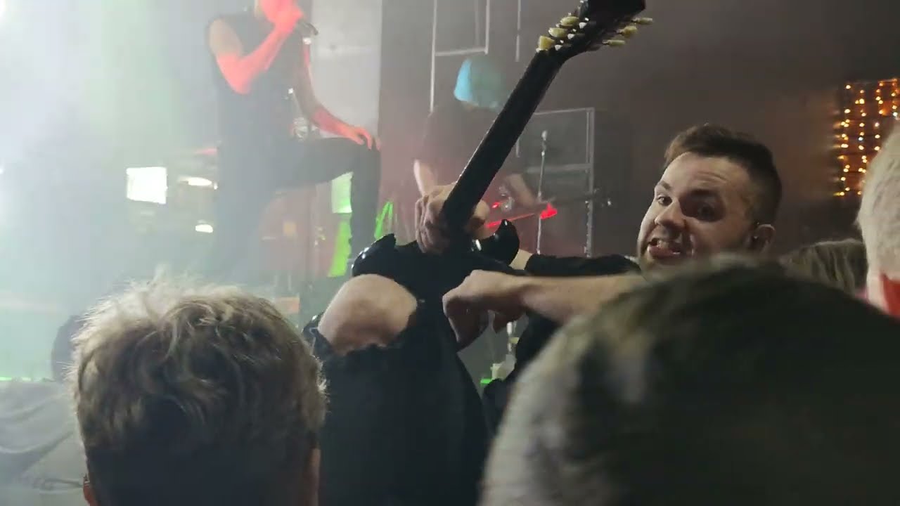 Sellout feat Александр Старцев - Панк-рок! Да погромче!