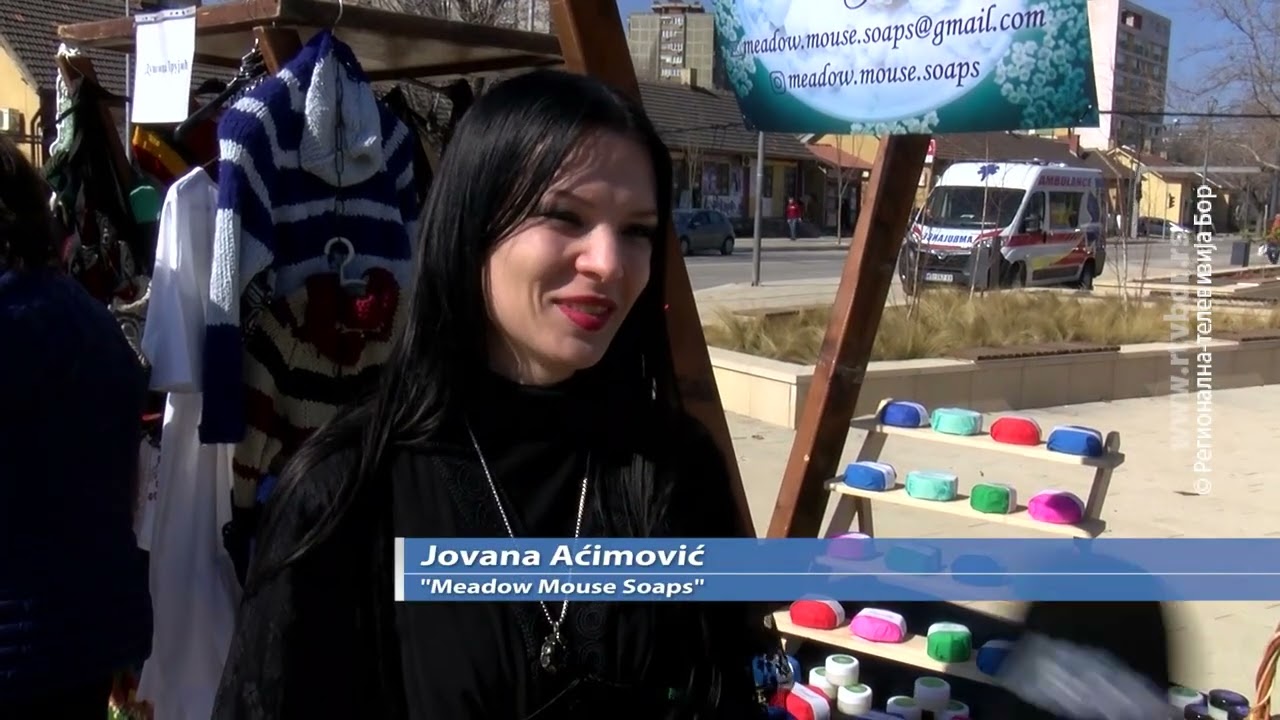Tradicionalni osmomartovski bazar ispred Doma kulture u Boru, 6. mart 2026. (RTV Bor)