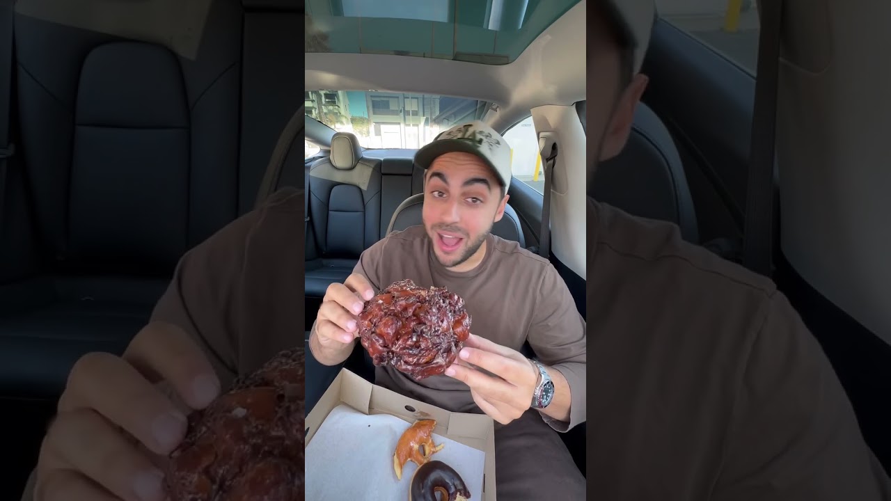 Randy&rsquo;s Donuts Review