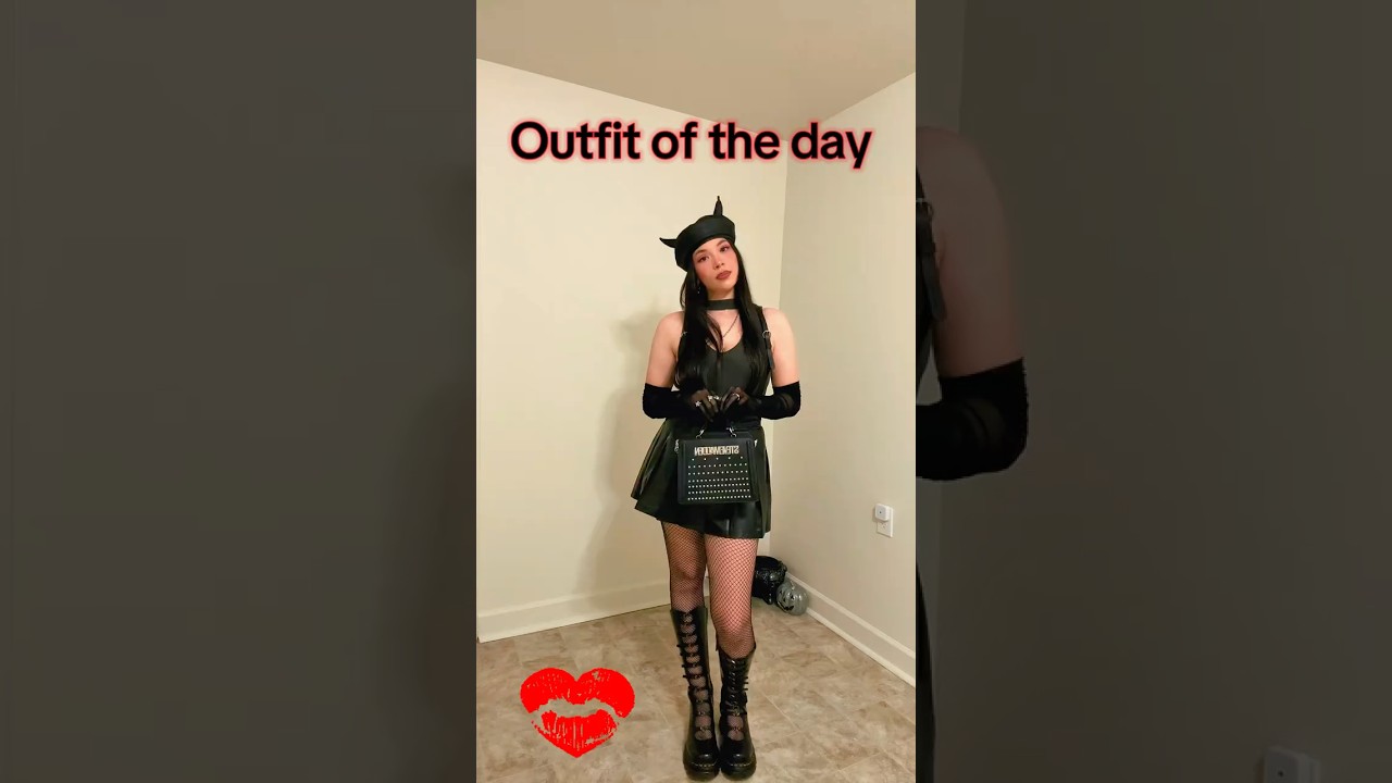 All black outfit of the day 🖤⚔️ 