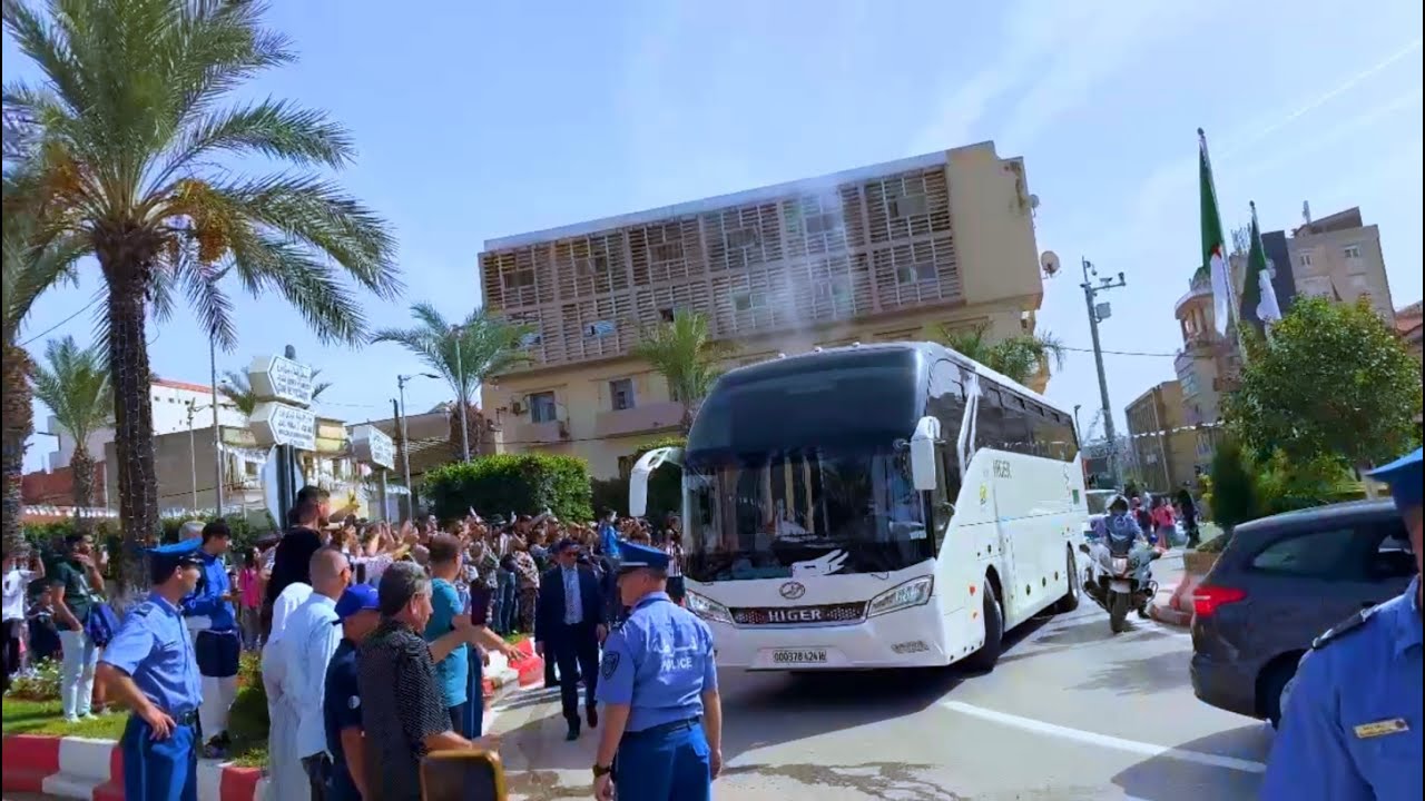 استقبال جماهيري مميز لمنتخب الجزائر في تيزي وزو