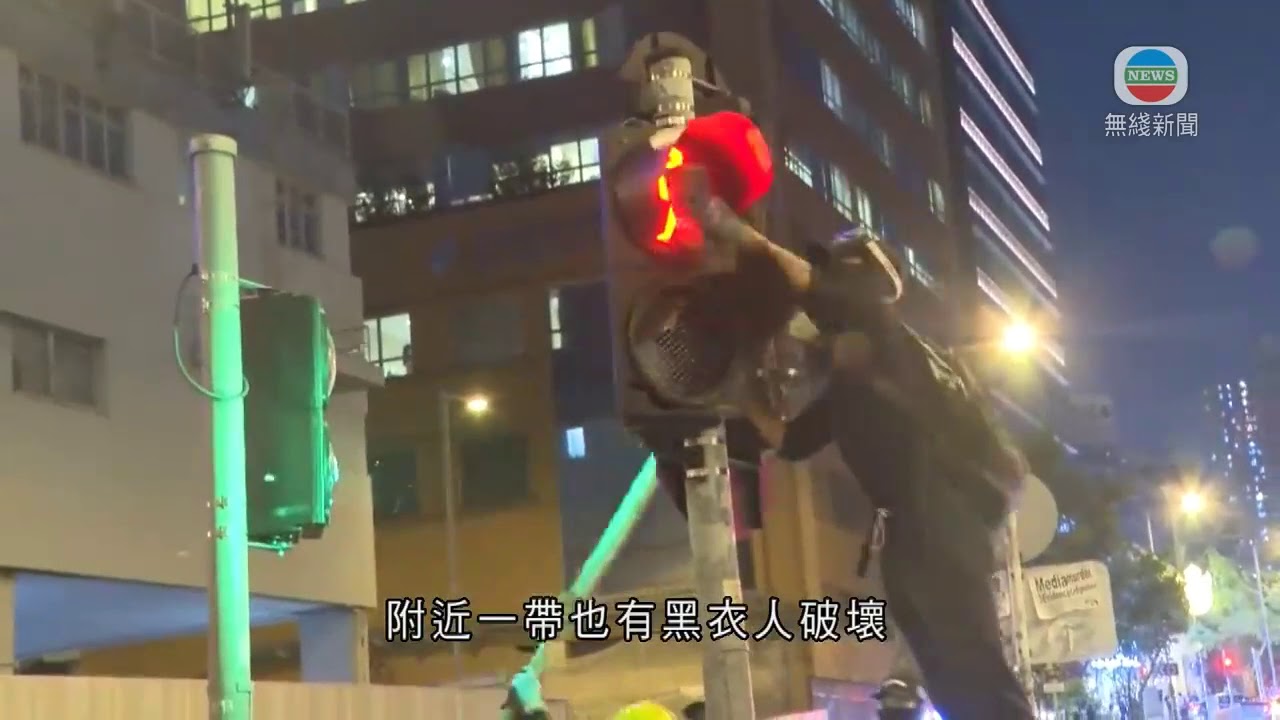 大批暴徒在又一城商场纵火 并在九龙塘持续破坏超五小时
