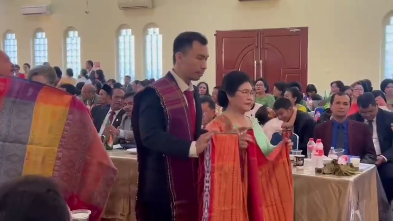 Seharian Full Di Gedung Kalau Pesta Adat Batak Tapi Betah Karena Musiknya 😊😊😁