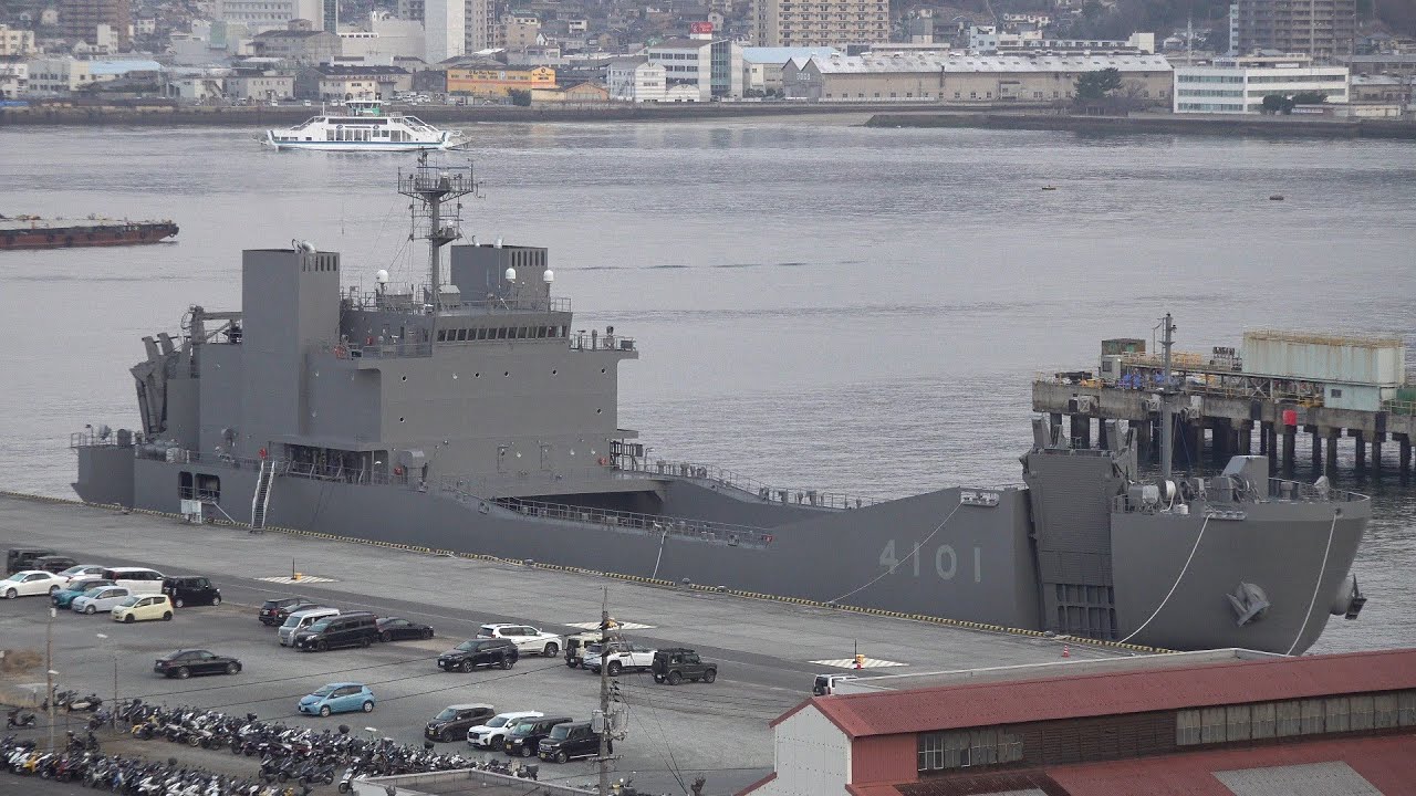 2026海上自衛隊呉基地空母KAGA「1月24日（土）空母KAGAさんは遠征中。寒波来る週末、モーニングショット」①
