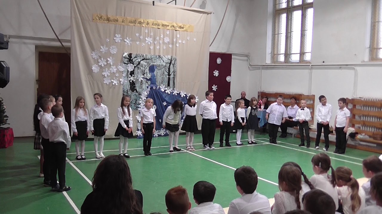Kossuth Lajos Általános Iskola, Tiszafüred - Elsősök műsora, iskolapolgárrá fogadása, 2019. 12. 19.