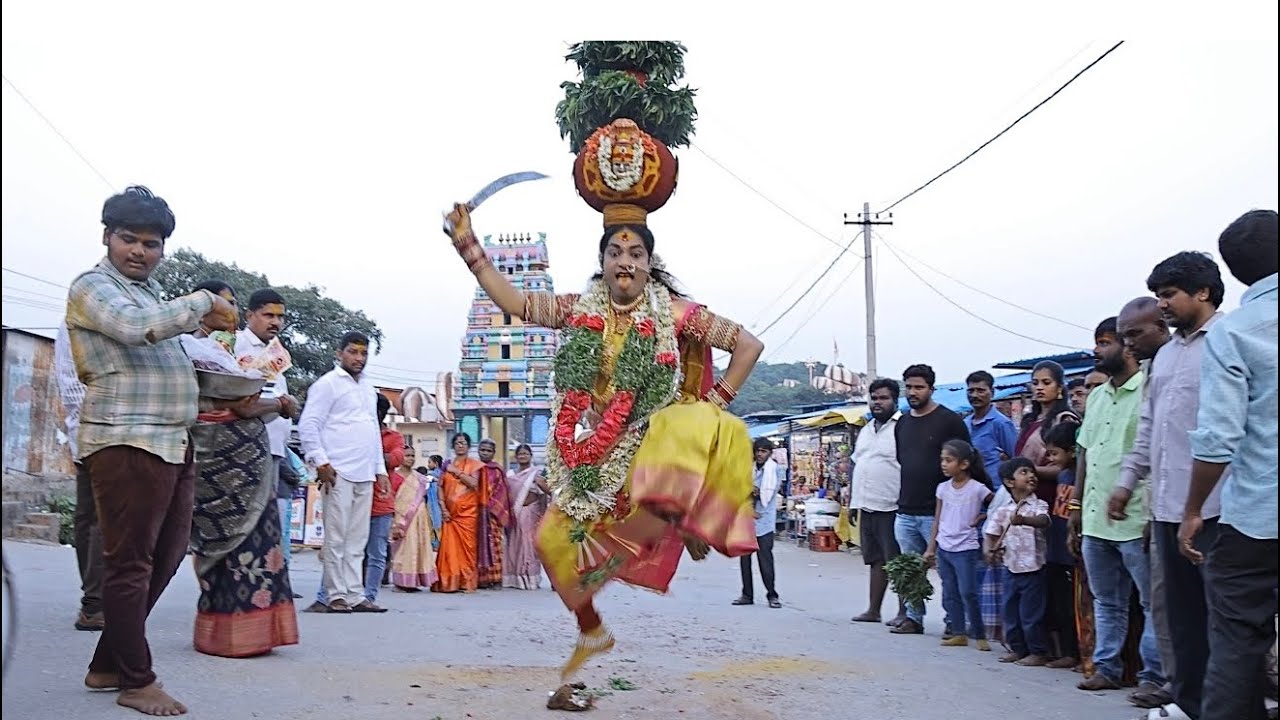 Bonam Rakesh Anna Bonam Dance at Edupayala Jatara 2026 🔥 | Rakesh Bonam Edupayala Temple Bonalu 2026