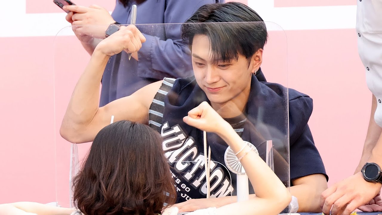 220706 엔하이픈(ENHYPEN) 사인중인 제이(JAY's Fansign) [신촌팬사인회] 4K 직캠