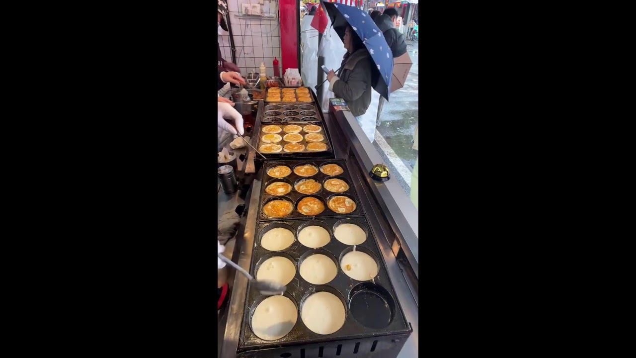 Delicious food live