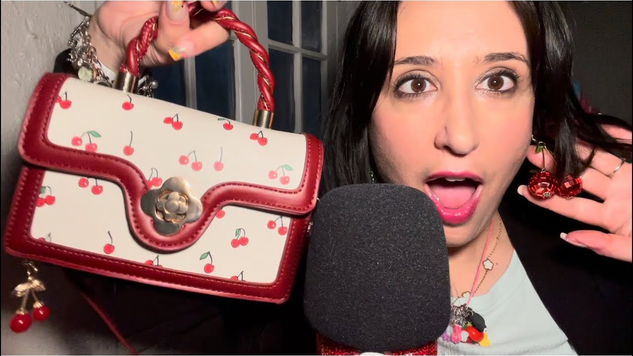 🍒 ASMR What’s in my bag/ Gum Chewing/ Tapping/ Rummaging/ Whispered