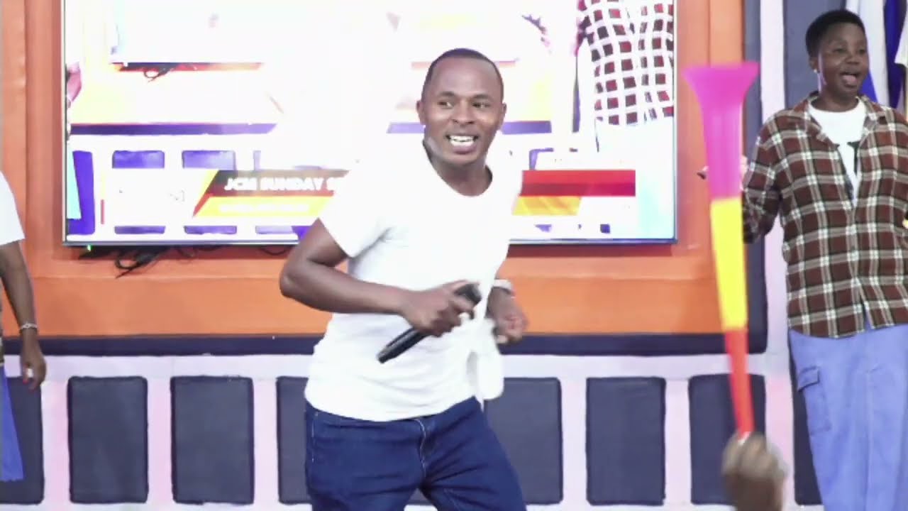 Niekunjoya anjige iguru handu mundu wothe ekuona by John Wa kigooco in JCM 