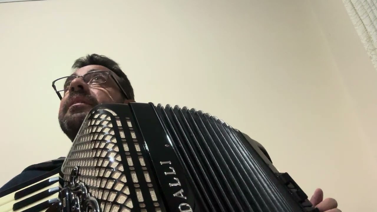Deusa da minha Rua! Valsa de Newton Teixeira e Jorge Faraj. Acordeon!!