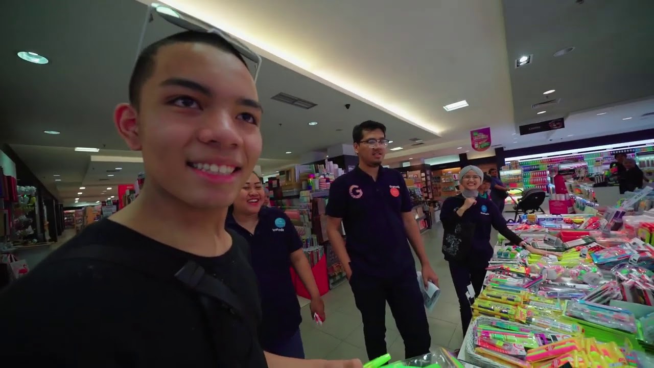 KE PASAR BELI SERAGAM SEKOLAH!! Persiapan Saaih Halilintar Masuk Sekolah