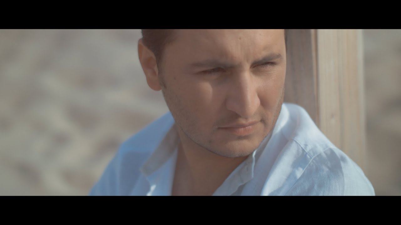 Danny Froger - Helemaal (Officiële Videoclip)