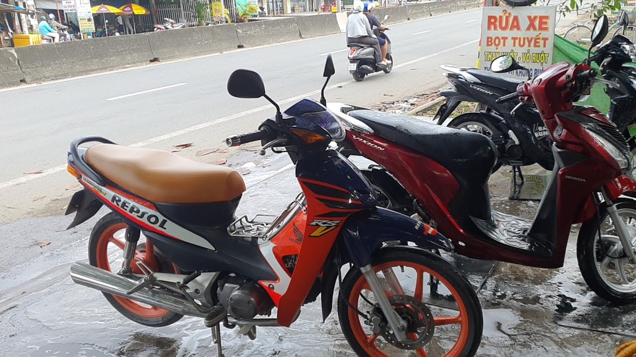 RỬA XE RSV100 REPSOL HONDA #shorts #short #shortsvideo #shortvideo #suhuong #suhuongtitok  #shorts